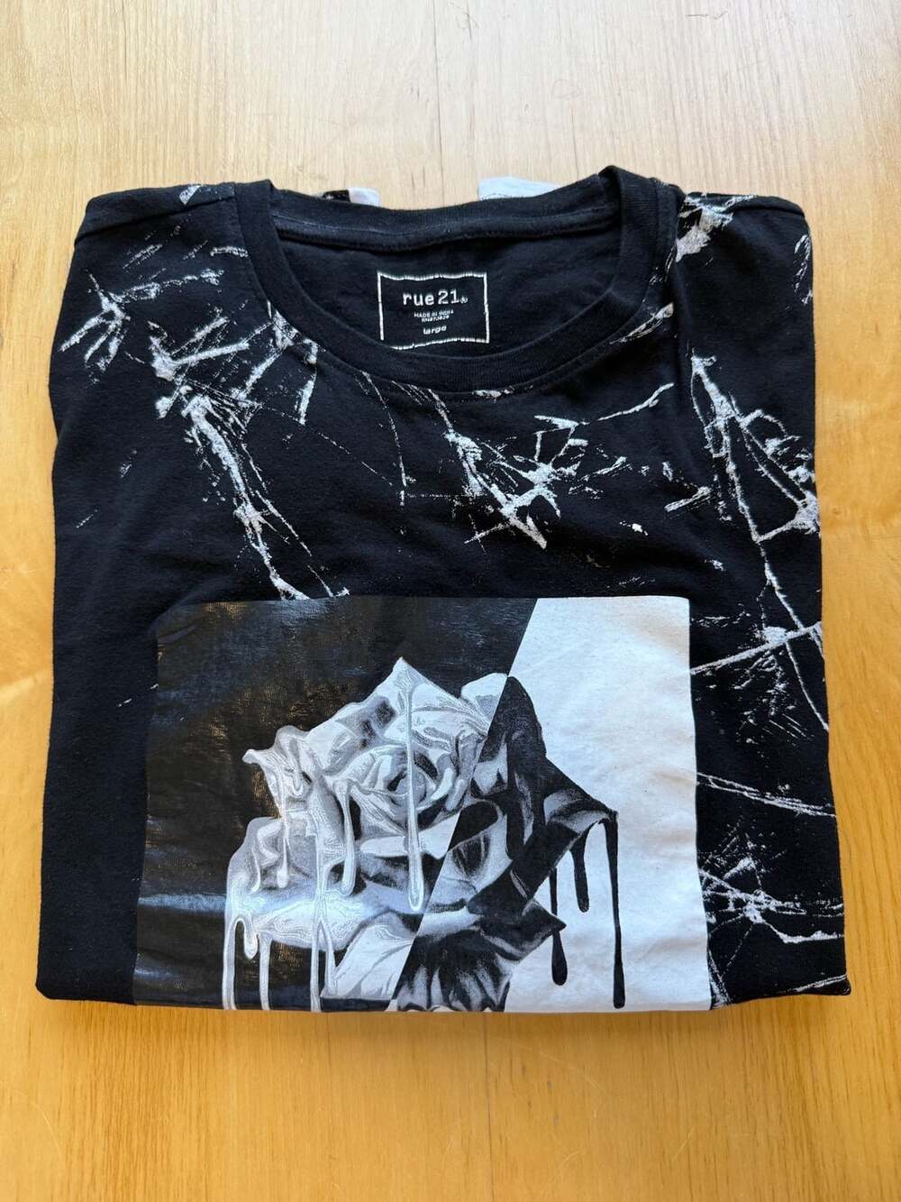 Rue21 T-Shirt Size Large Black White Drip Rose Visionary Shattered Glass